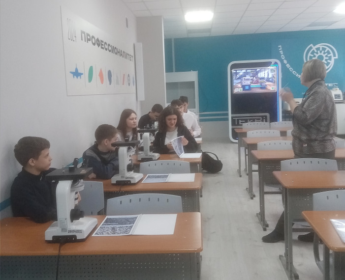 День открытых дверей в Иркутском техникуме авиационного машиностроения и металлообработки.